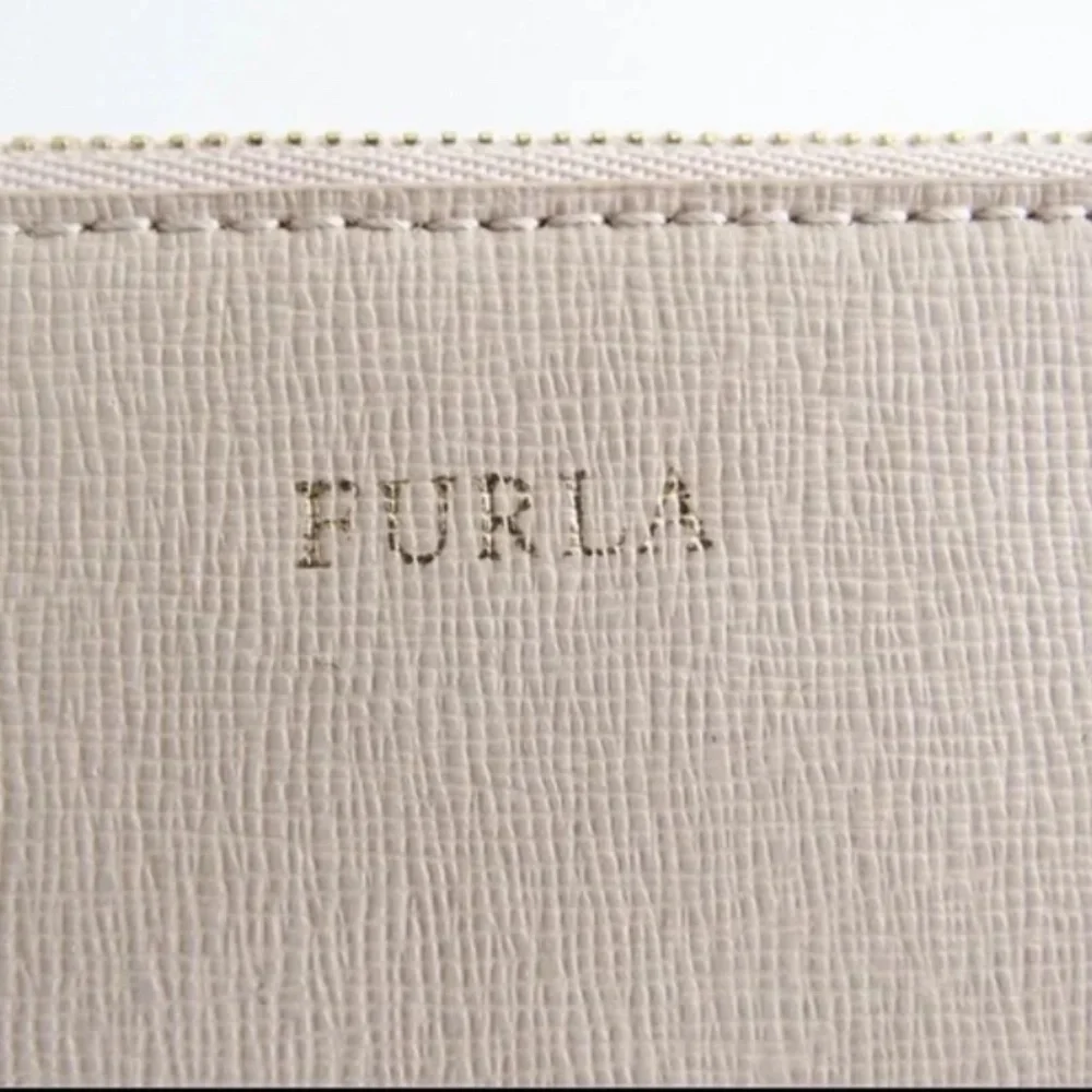 NWT Furla Wristlet Beige/Tan Saffiano Leather Envelope in Excellent Condition